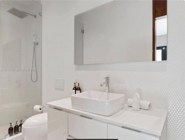 994-990 NE 78th, Miami, FL 33138