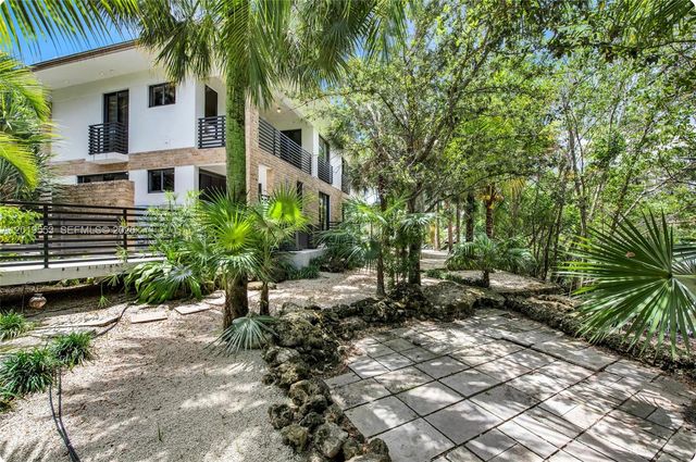 994-990 NE 78th, Miami, FL 33138