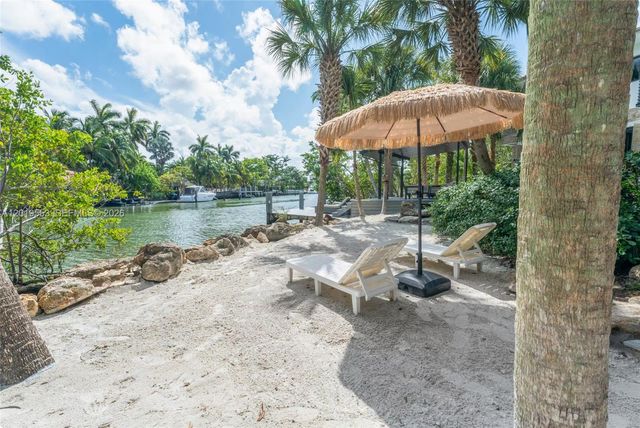 994-990 NE 78th, Miami, FL 33138