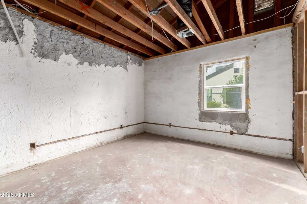 Image 12 of property listing at 1423 E CORONADO Road, Phoenix, AZ 85006