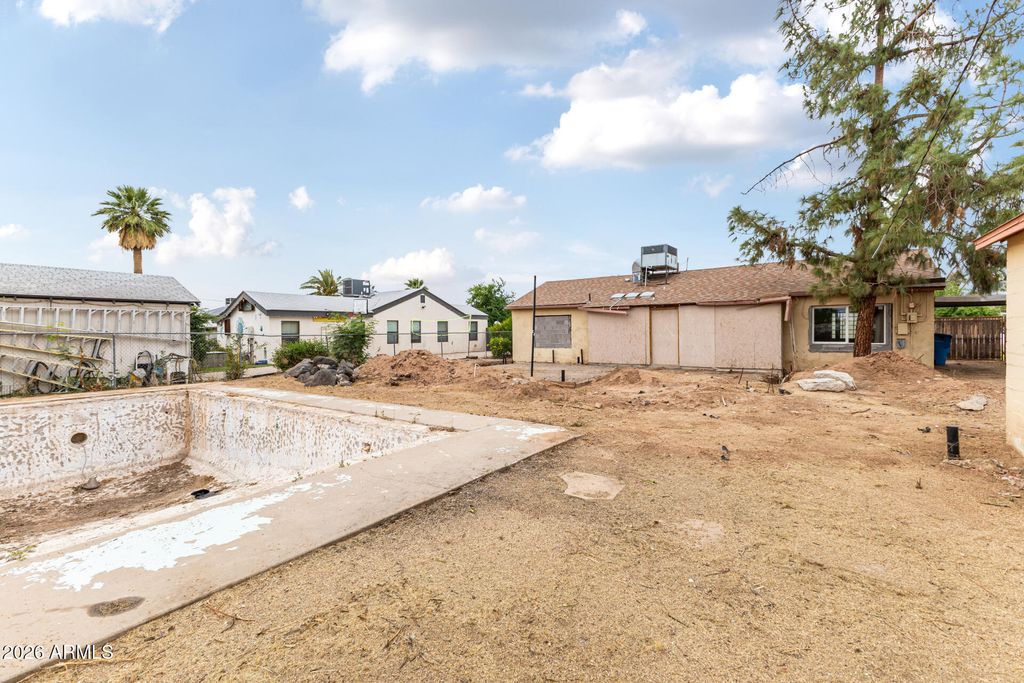 Image 21 of property listing at 1423 E CORONADO Road, Phoenix, AZ 85006