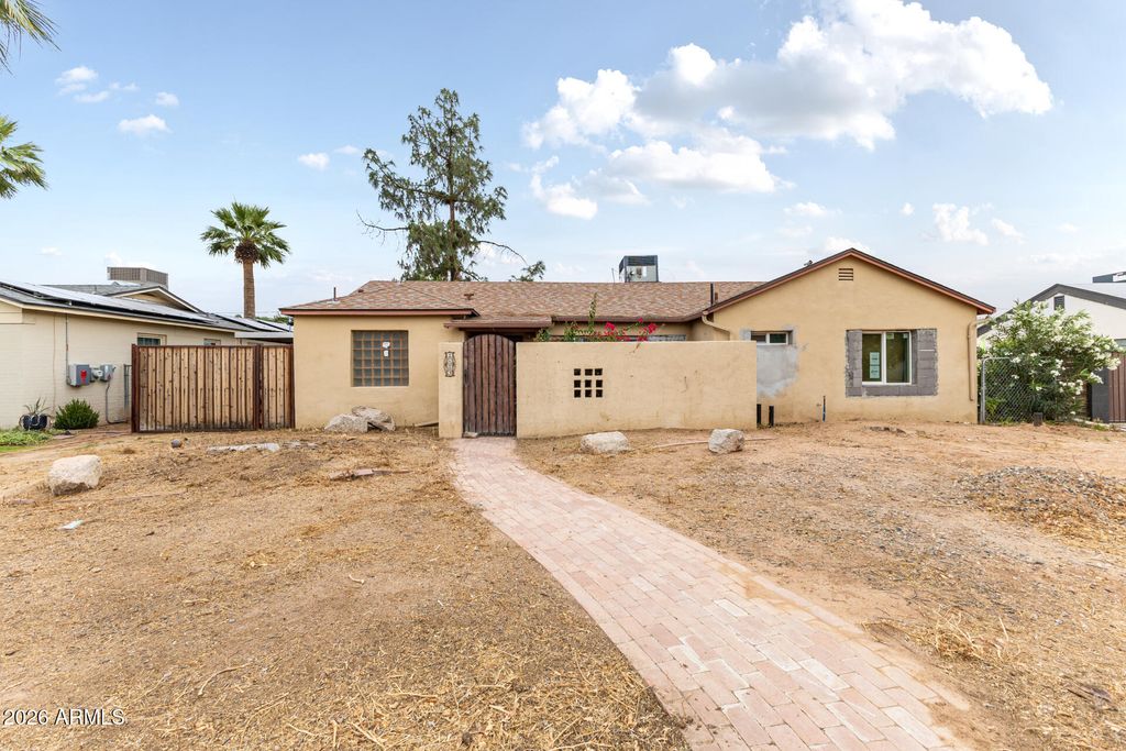 Image 3 of property listing at 1423 E CORONADO Road, Phoenix, AZ 85006