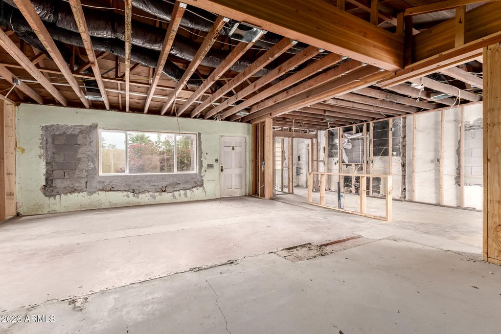 Image 6 of property listing at 1423 E CORONADO Road, Phoenix, AZ 85006