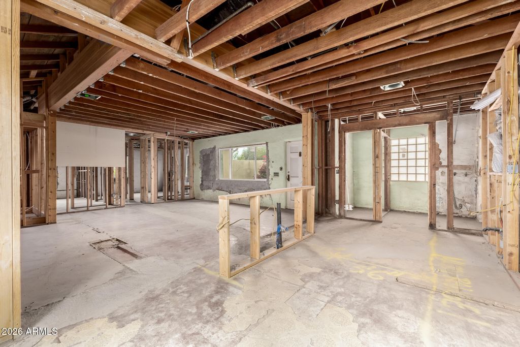 Image 9 of property listing at 1423 E CORONADO Road, Phoenix, AZ 85006