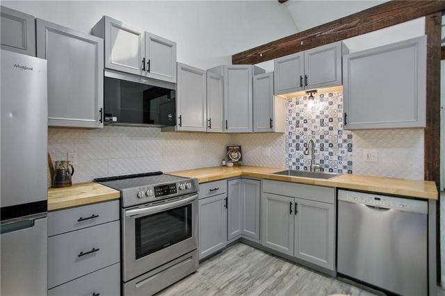 6337 W 50th Street, Mission, KS 66202