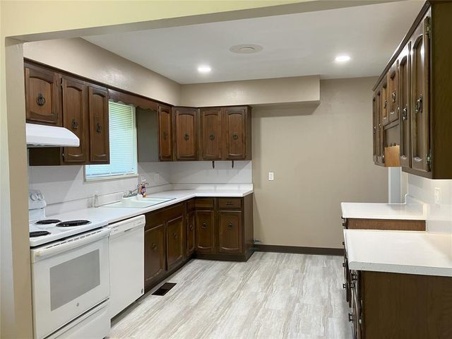 217 Byrd Drive, Midwest City, OK 73110