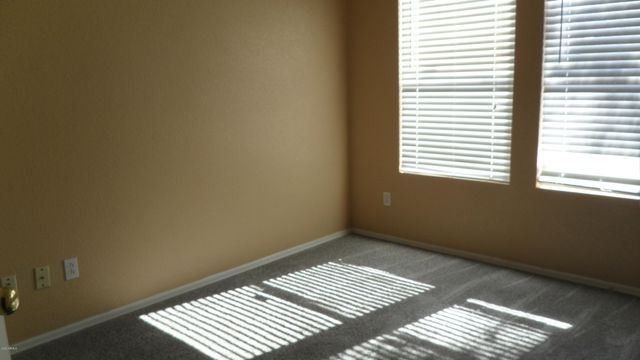 910 E BETH Drive, Phoenix, AZ 85042