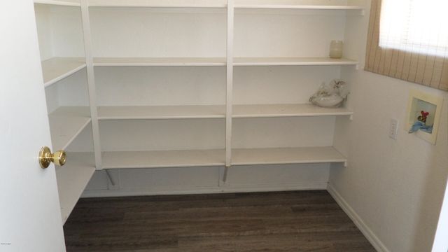 910 E BETH Drive, Phoenix, AZ 85042