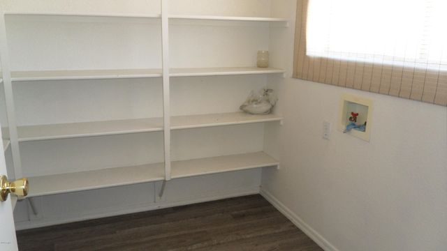 910 E BETH Drive, Phoenix, AZ 85042