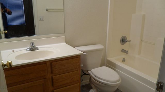 910 E BETH Drive, Phoenix, AZ 85042