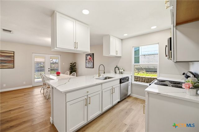 7522 Wishing Oaks Street, San Antonio, TX 78233