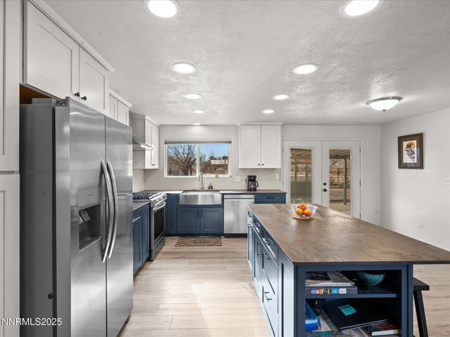 1235 Koontz Lane, Carson City, NV 89701