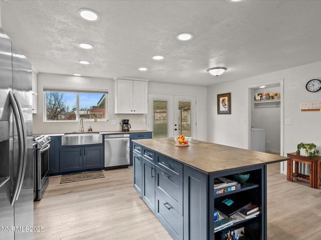 1235 Koontz Lane, Carson City, NV 89701