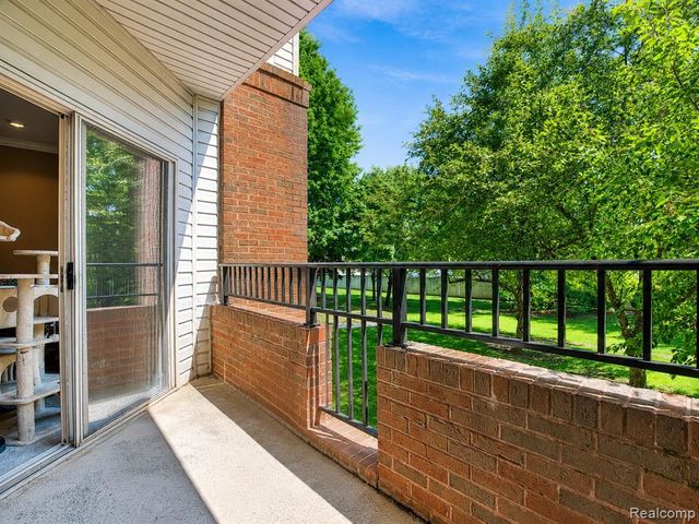 39144 Hayes Road, Clinton Township, MI 48038