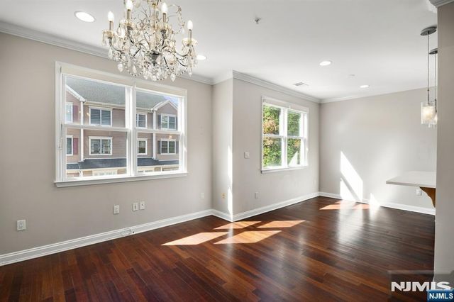 382 Kingston Court 382, West New York, NJ 07093