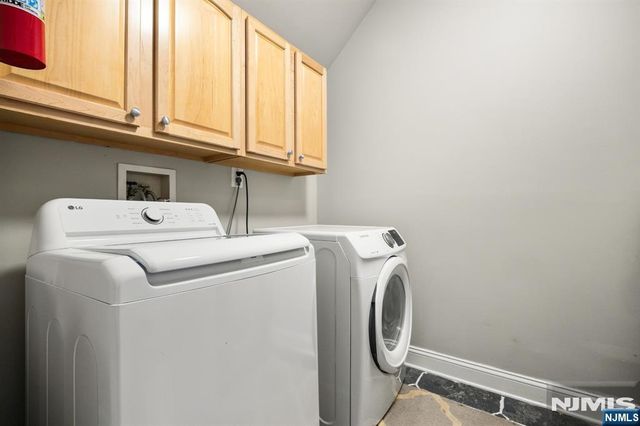 382 Kingston Court 382, West New York, NJ 07093