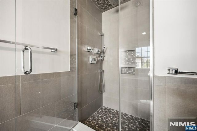 382 Kingston Court 382, West New York, NJ 07093