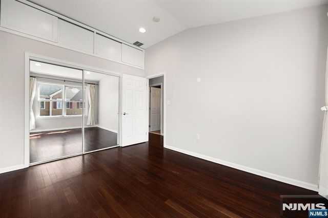 382 Kingston Court 382, West New York, NJ 07093