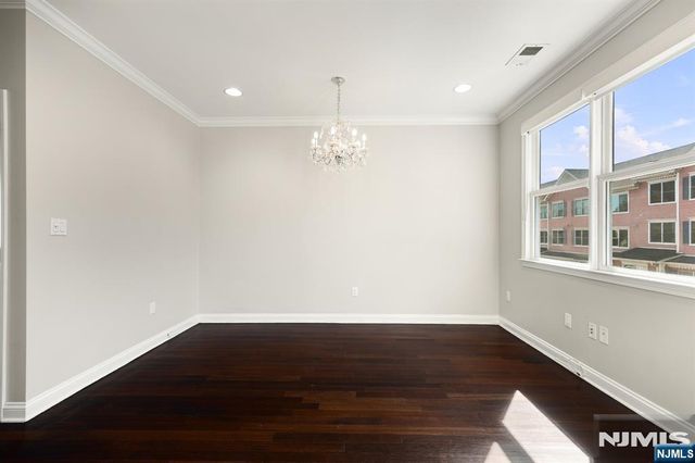 382 Kingston Court 382, West New York, NJ 07093