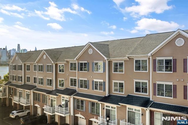 382 Kingston Court 382, West New York, NJ 07093
