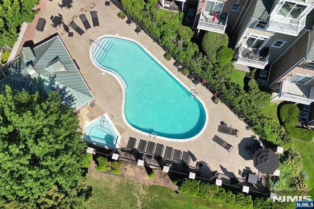 382 Kingston Court 382, West New York, NJ 07093