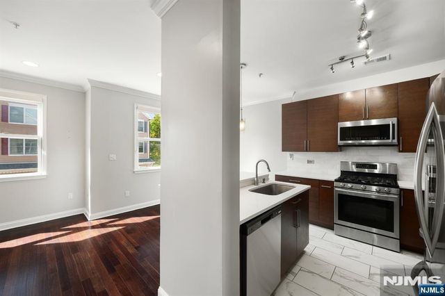 382 Kingston Court 382, West New York, NJ 07093