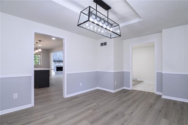 10595 Bradshaw Street, Lenexa, KS 66215