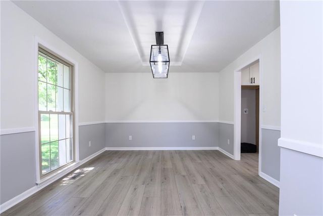 10595 Bradshaw Street, Lenexa, KS 66215
