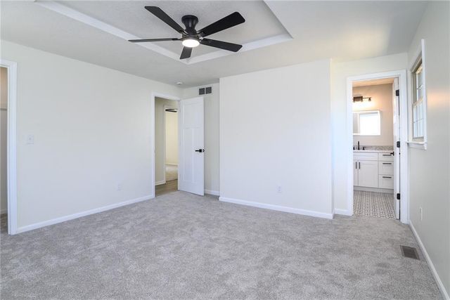 10595 Bradshaw Street, Lenexa, KS 66215