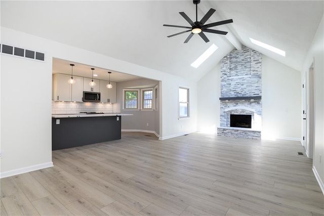 10595 Bradshaw Street, Lenexa, KS 66215