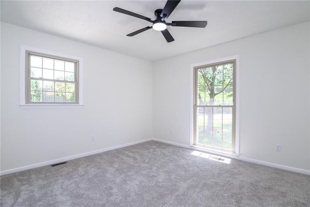 10595 Bradshaw Street, Lenexa, KS 66215