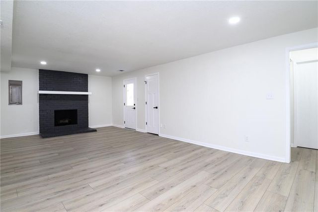10595 Bradshaw Street, Lenexa, KS 66215