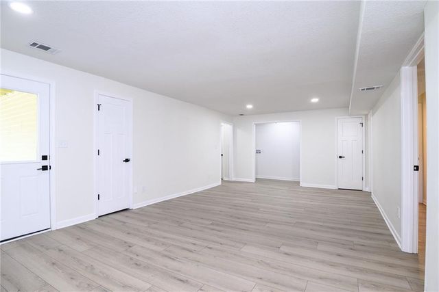 10595 Bradshaw Street, Lenexa, KS 66215