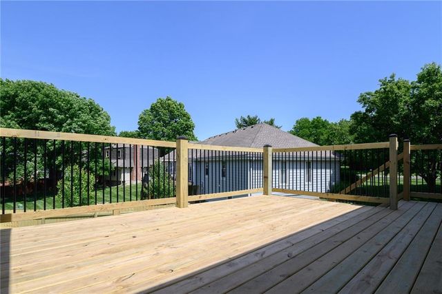 10595 Bradshaw Street, Lenexa, KS 66215
