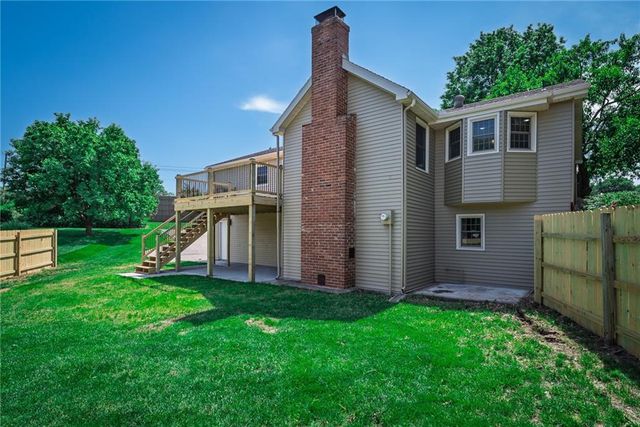 10595 Bradshaw Street, Lenexa, KS 66215