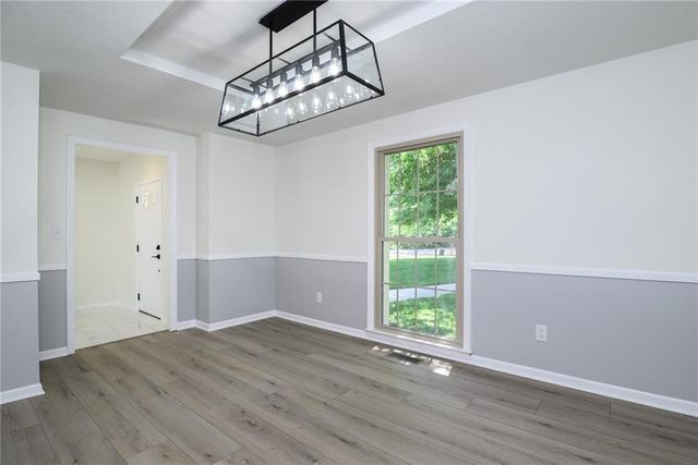 10595 Bradshaw Street, Lenexa, KS 66215