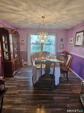 18 Chelsea Lane, Windsor, CT 06095