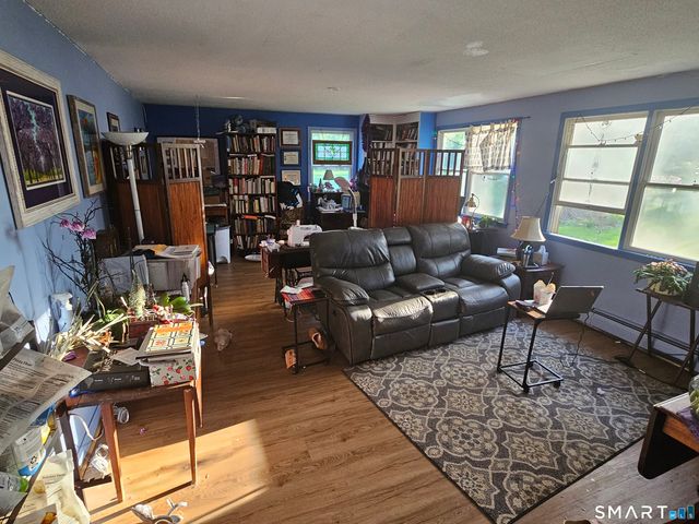 18 Chelsea Lane, Windsor, CT 06095