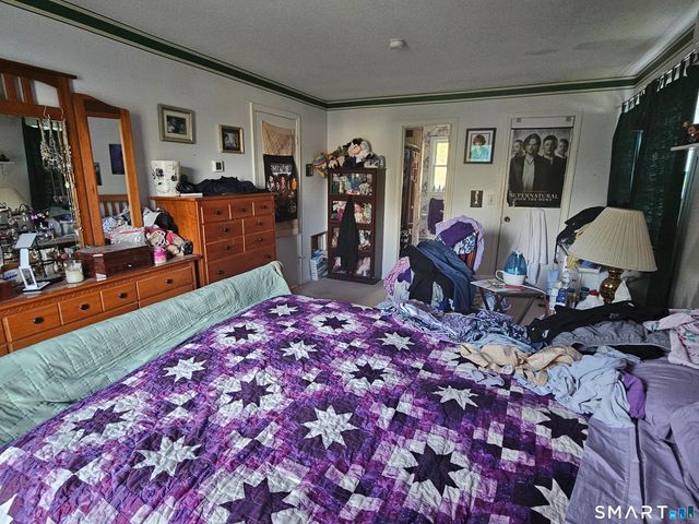 18 Chelsea Lane, Windsor, CT 06095
