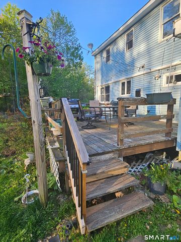 18 Chelsea Lane, Windsor, CT 06095
