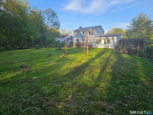 18 Chelsea Lane, Windsor, CT 06095