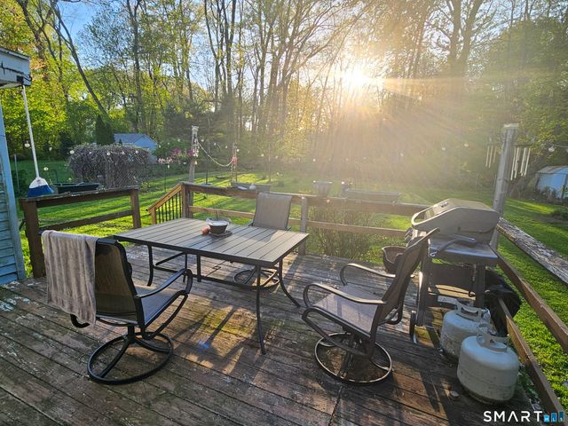 18 Chelsea Lane, Windsor, CT 06095