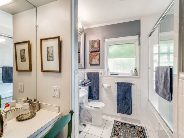 810 S Jefferson Street, Irving, TX 75060