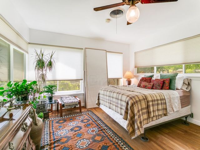 810 S Jefferson Street, Irving, TX 75060