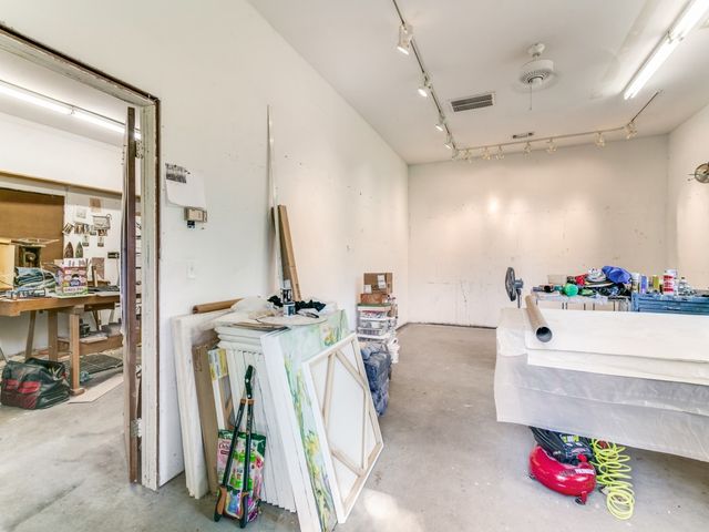 810 S Jefferson Street, Irving, TX 75060