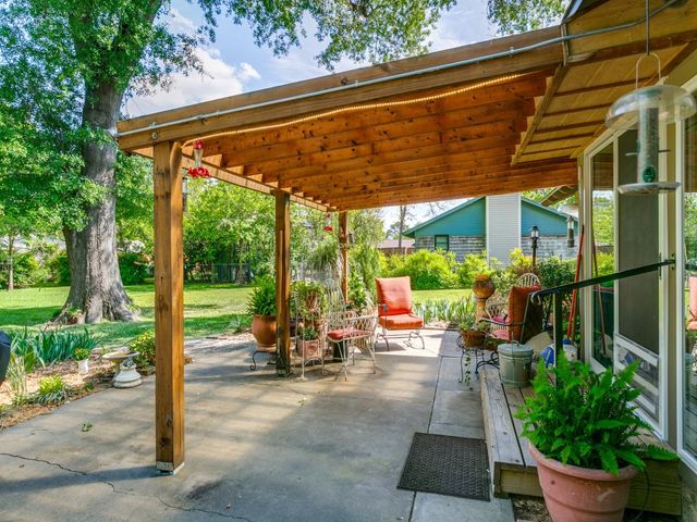 810 S Jefferson Street, Irving, TX 75060