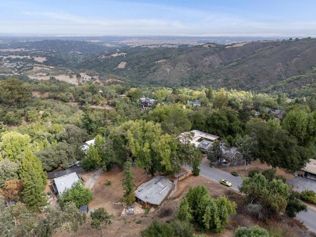 76 Old Spanish Trail, Portola Valley, CA 94028