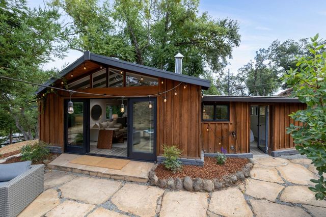 76 Old Spanish Trail, Portola Valley, CA 94028