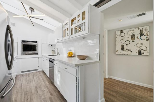 76 Old Spanish Trail, Portola Valley, CA 94028