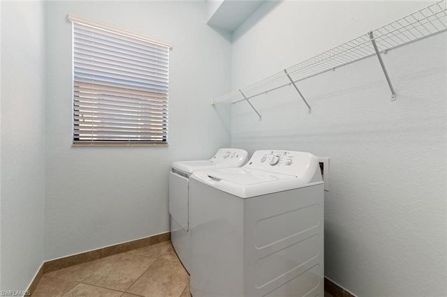 13419 Silktail DR, Naples, FL 34109